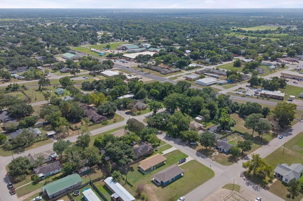 1020 10th Street Hempstead, TX 77445