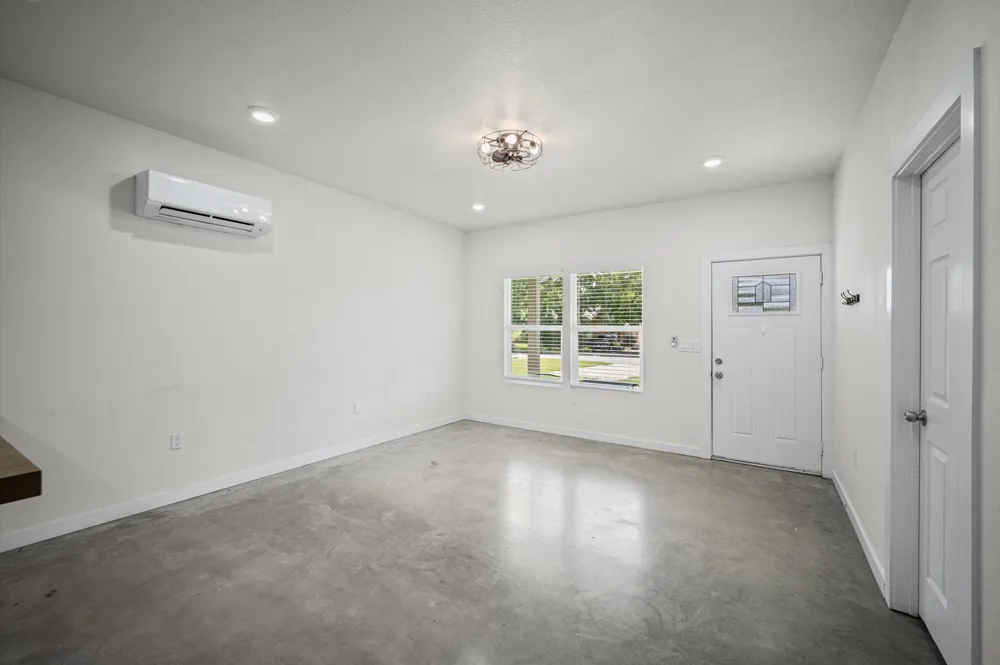 1020 10th Street Hempstead, TX 77445