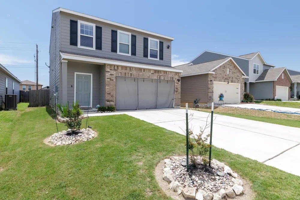 301 Wonderful Life Way Jarrell, TX 76537