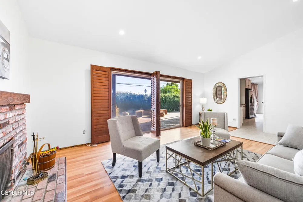 20158 Septo Street Chatsworth, CA 91311