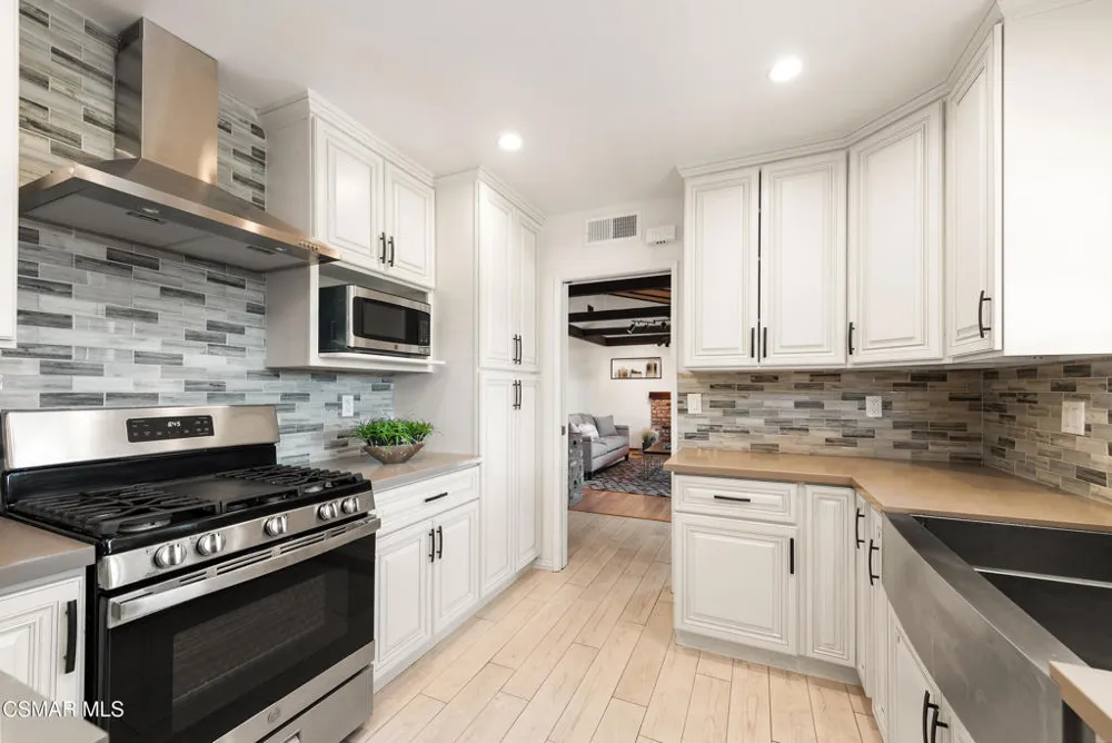 20158 Septo Street Chatsworth, CA 91311