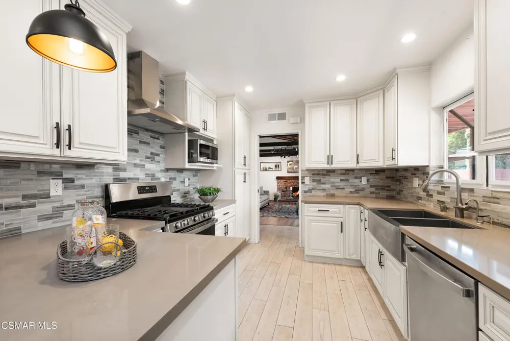 20158 Septo Street Chatsworth, CA 91311