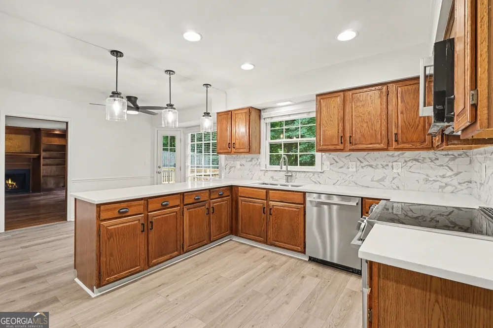 3611 Preston CT Lilburn, GA 30047
