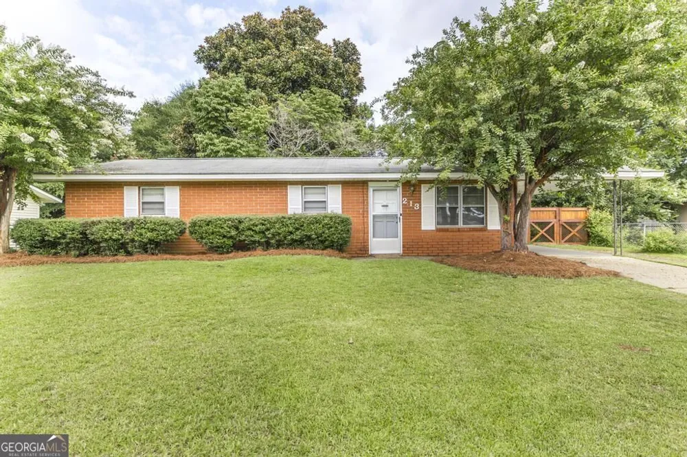 213 Debra DR Warner Robins, GA 31088