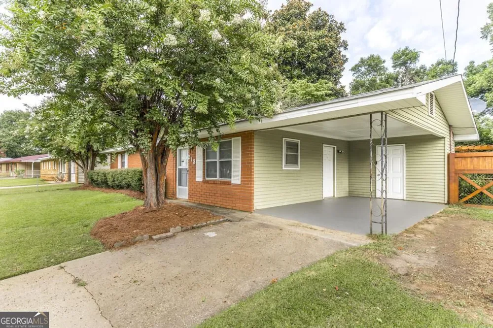 213 Debra DR Warner Robins, GA 31088