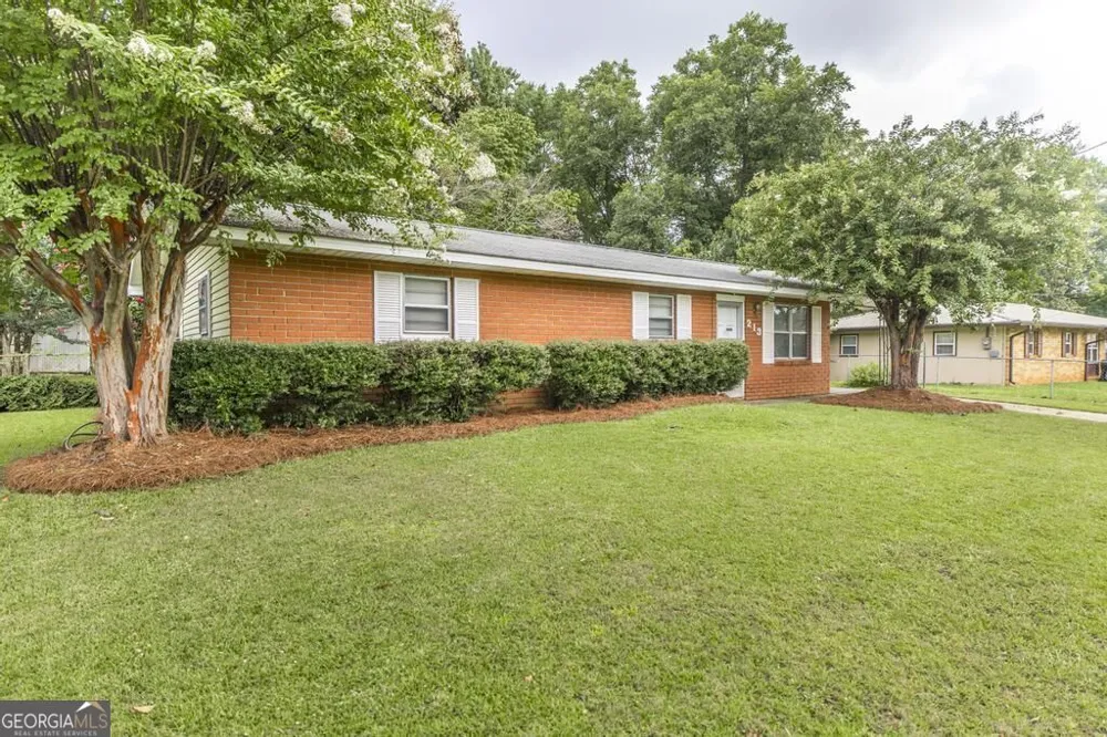 213 Debra DR Warner Robins, GA 31088