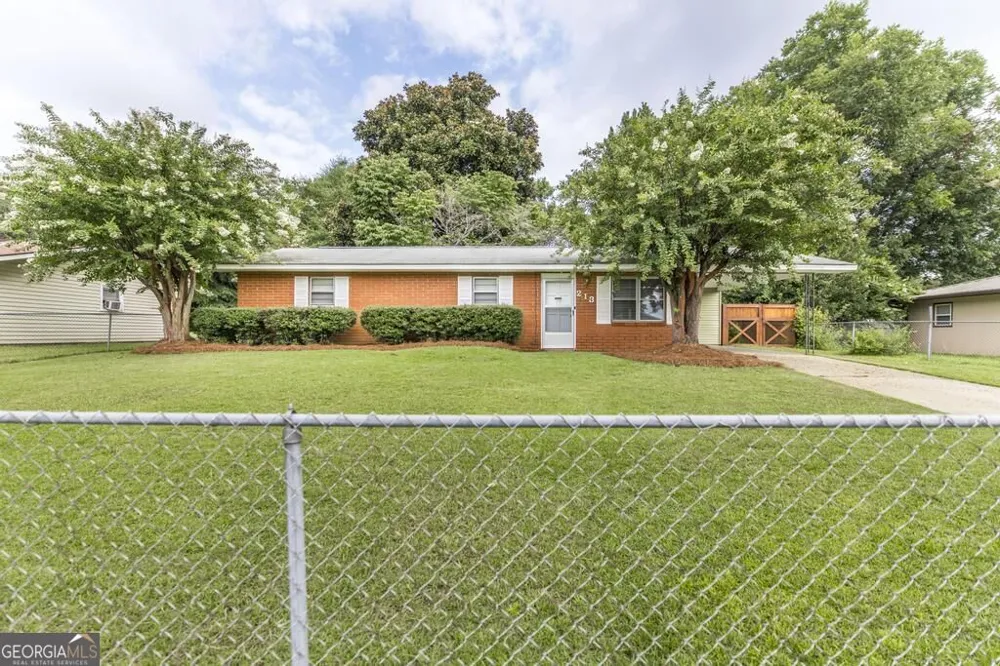 213 Debra DR Warner Robins, GA 31088