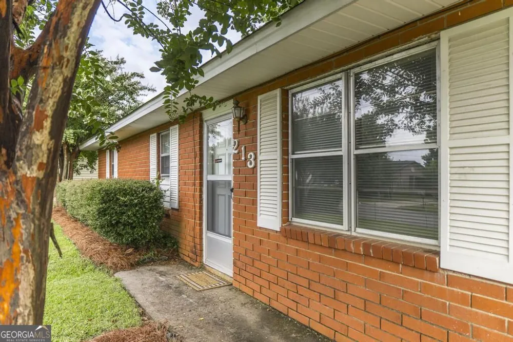 213 Debra DR Warner Robins, GA 31088