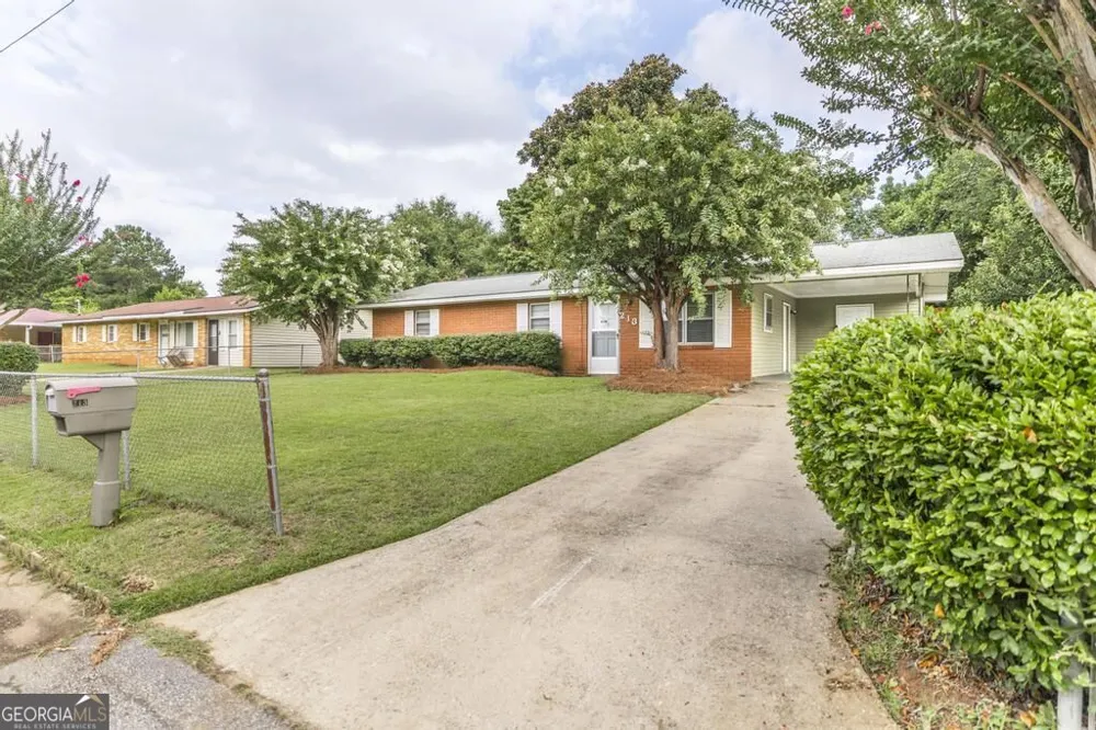 213 Debra DR Warner Robins, GA 31088