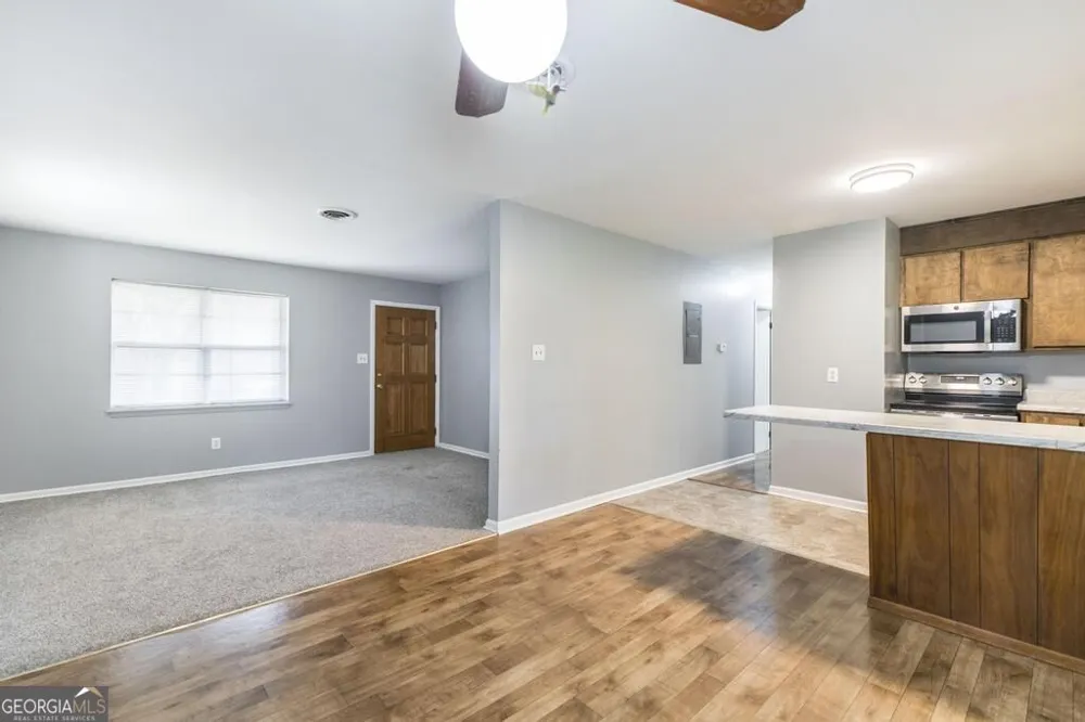 213 Debra DR Warner Robins, GA 31088
