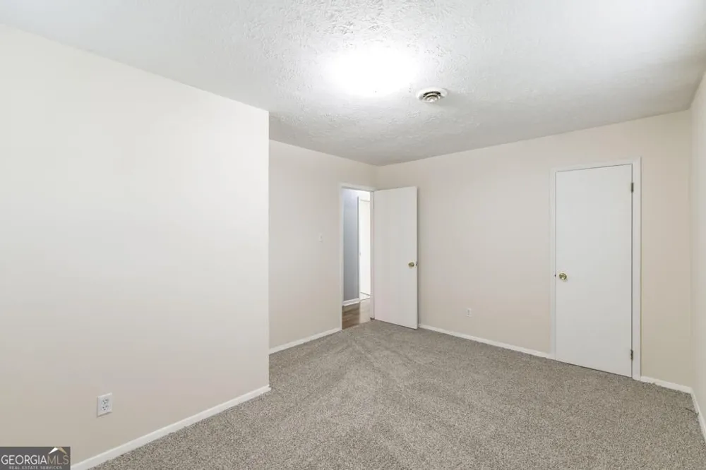 213 Debra DR Warner Robins, GA 31088