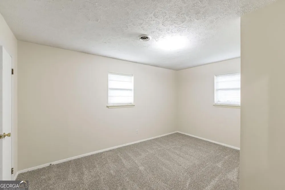 213 Debra DR Warner Robins, GA 31088