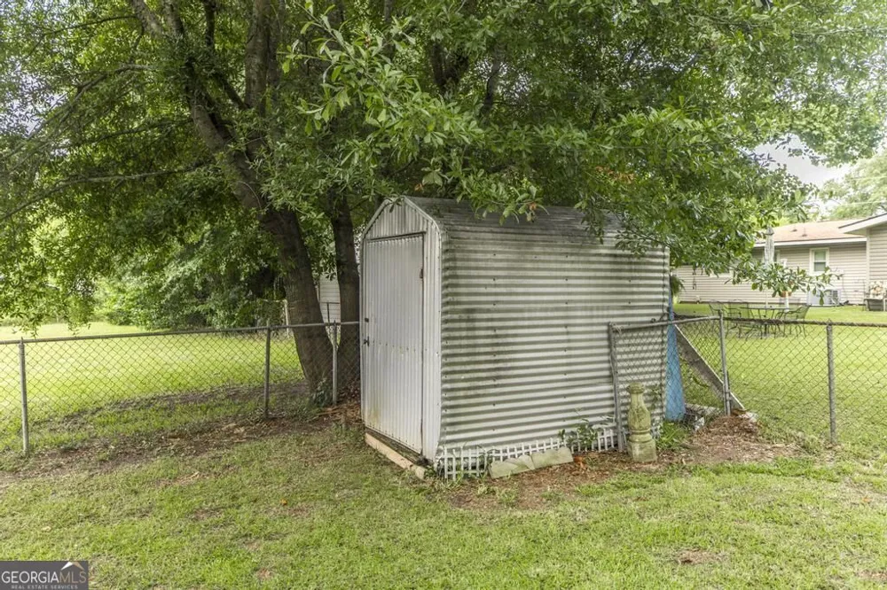 213 Debra DR Warner Robins, GA 31088