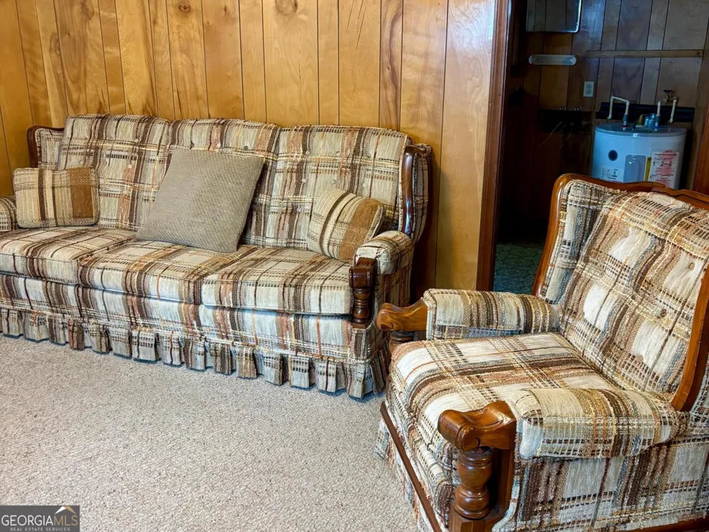1385 W Currahee ST Toccoa, GA 30577