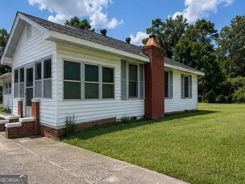 1385 W Currahee ST Toccoa, GA 30577
