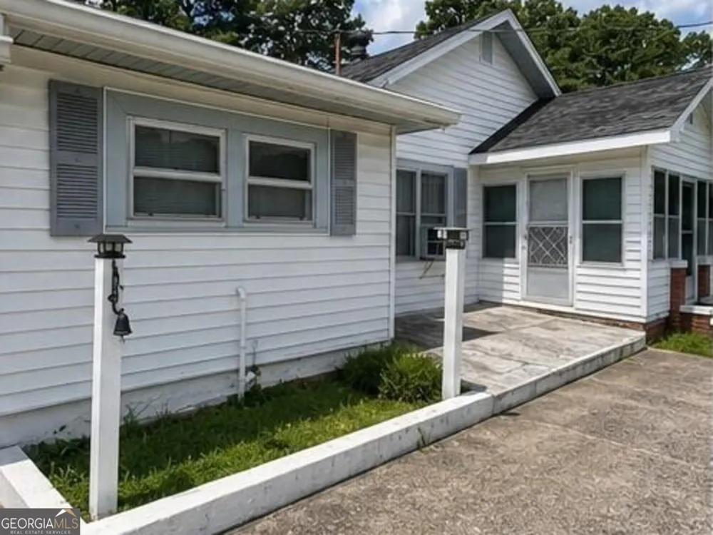 1385 W Currahee ST Toccoa, GA 30577