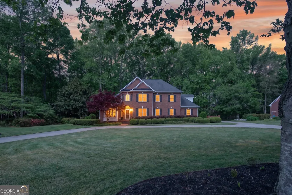 290 Youngs CIR Fayetteville, GA 30215