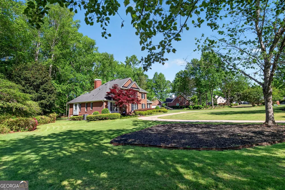 290 Youngs CIR Fayetteville, GA 30215