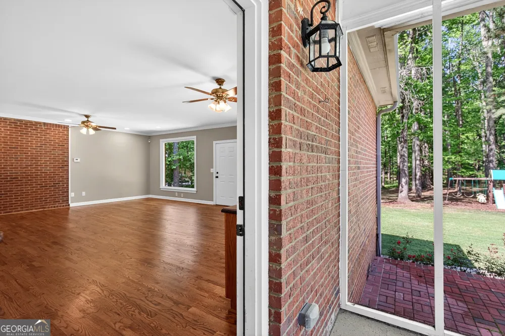 290 Youngs CIR Fayetteville, GA 30215