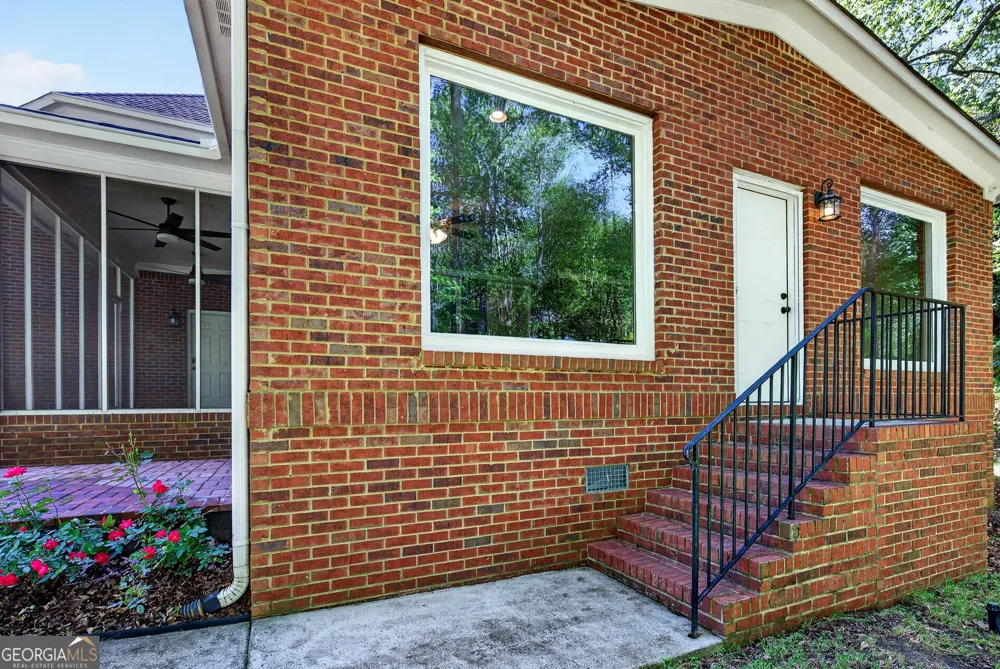 290 Youngs CIR Fayetteville, GA 30215