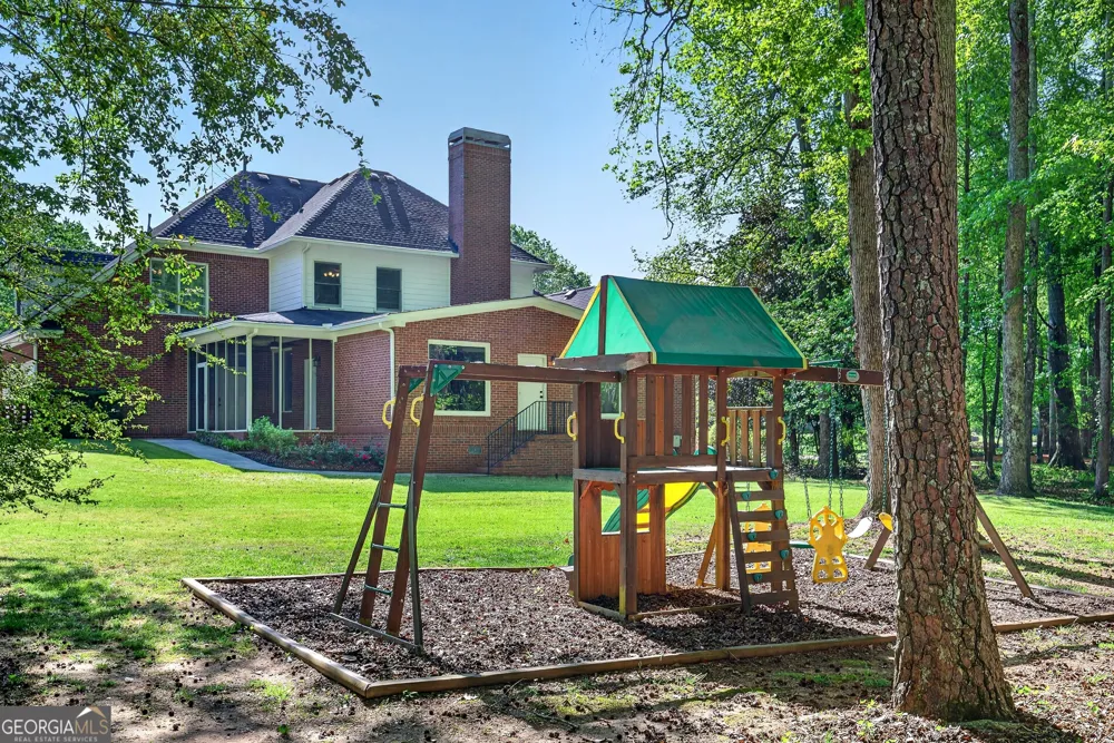 290 Youngs CIR Fayetteville, GA 30215
