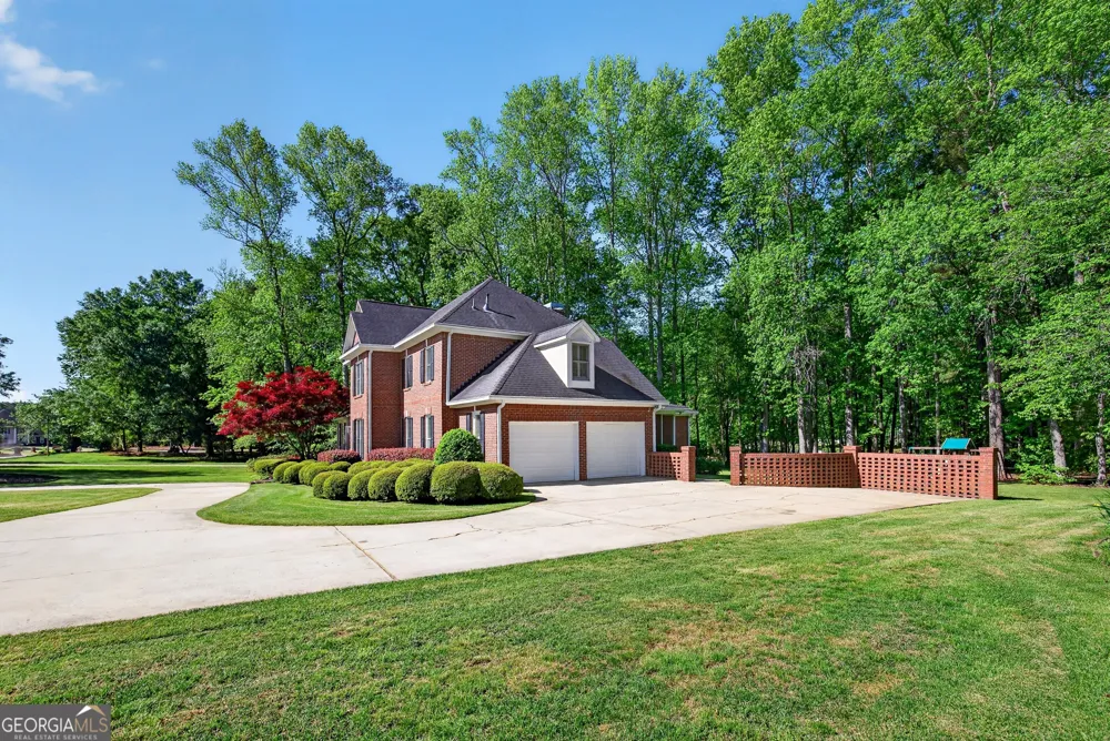 290 Youngs CIR Fayetteville, GA 30215