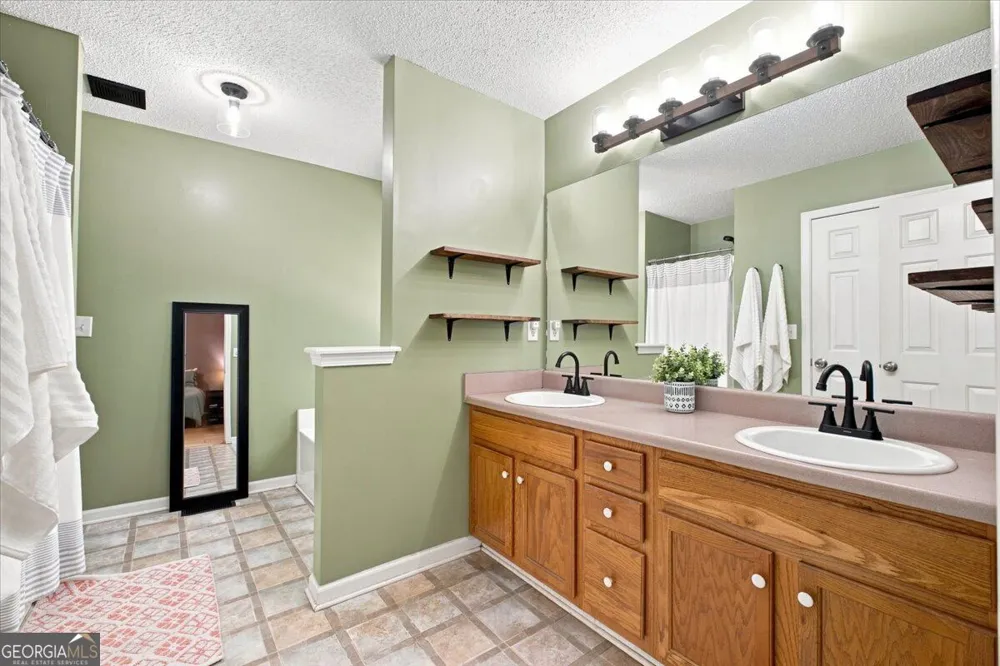 49 Headland CT Rockmart, GA 30153