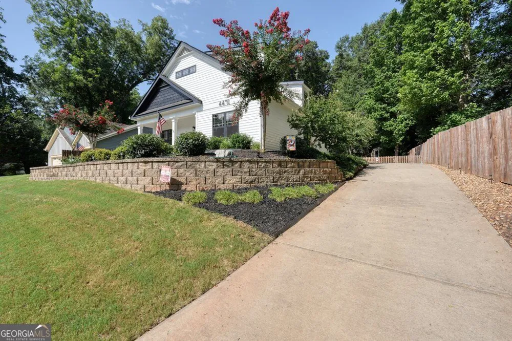 4471 Mclain CIR Acworth, GA 30101