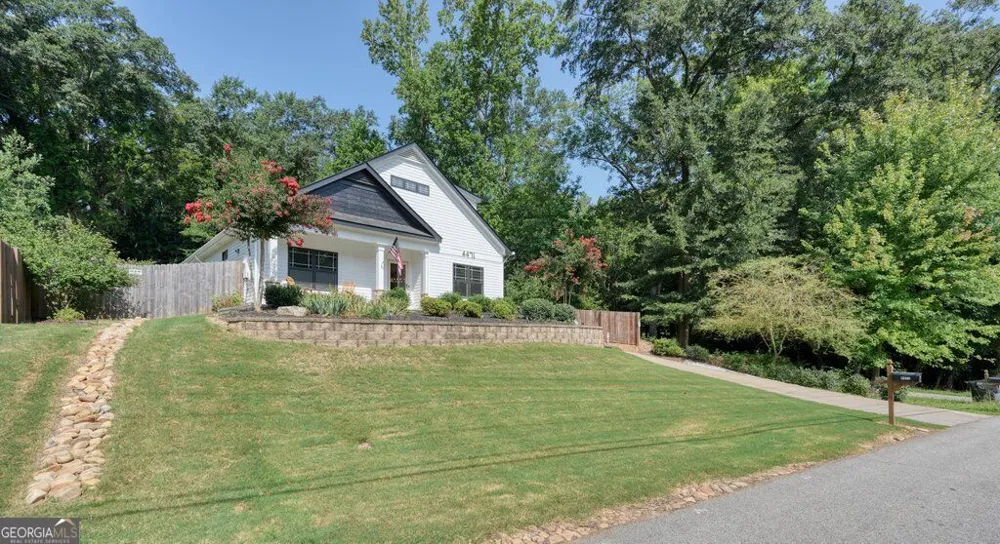 4471 Mclain CIR Acworth, GA 30101