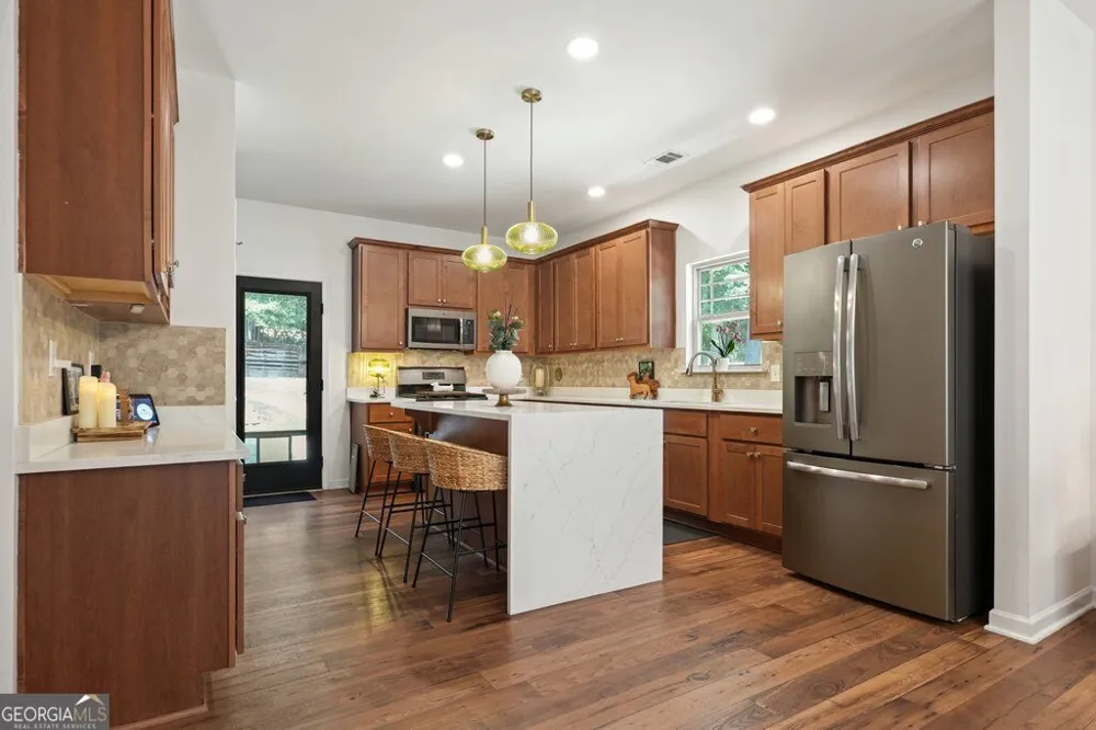 4471 Mclain CIR Acworth, GA 30101
