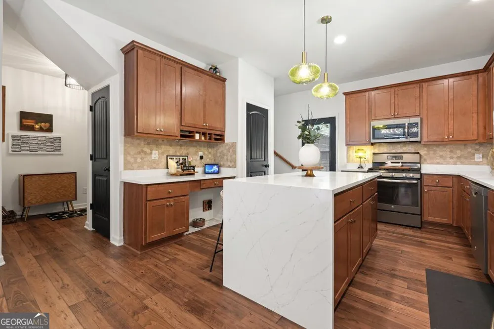 4471 Mclain CIR Acworth, GA 30101