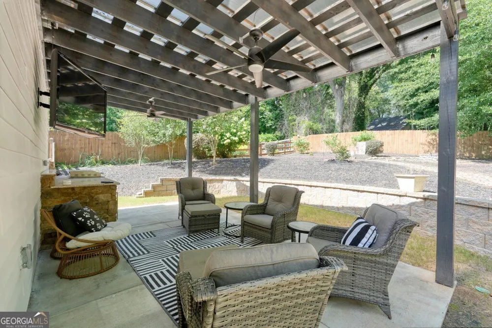 4471 Mclain CIR Acworth, GA 30101