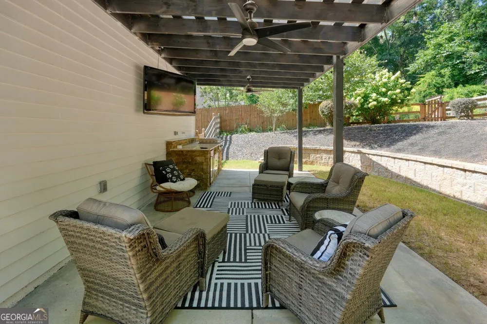 4471 Mclain CIR Acworth, GA 30101