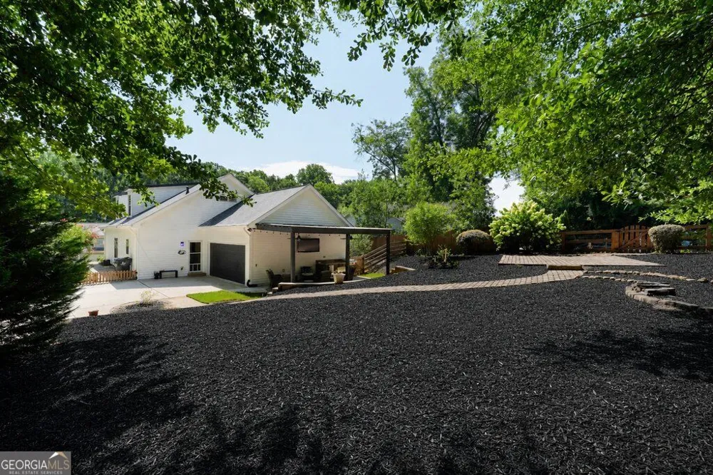 4471 Mclain CIR Acworth, GA 30101