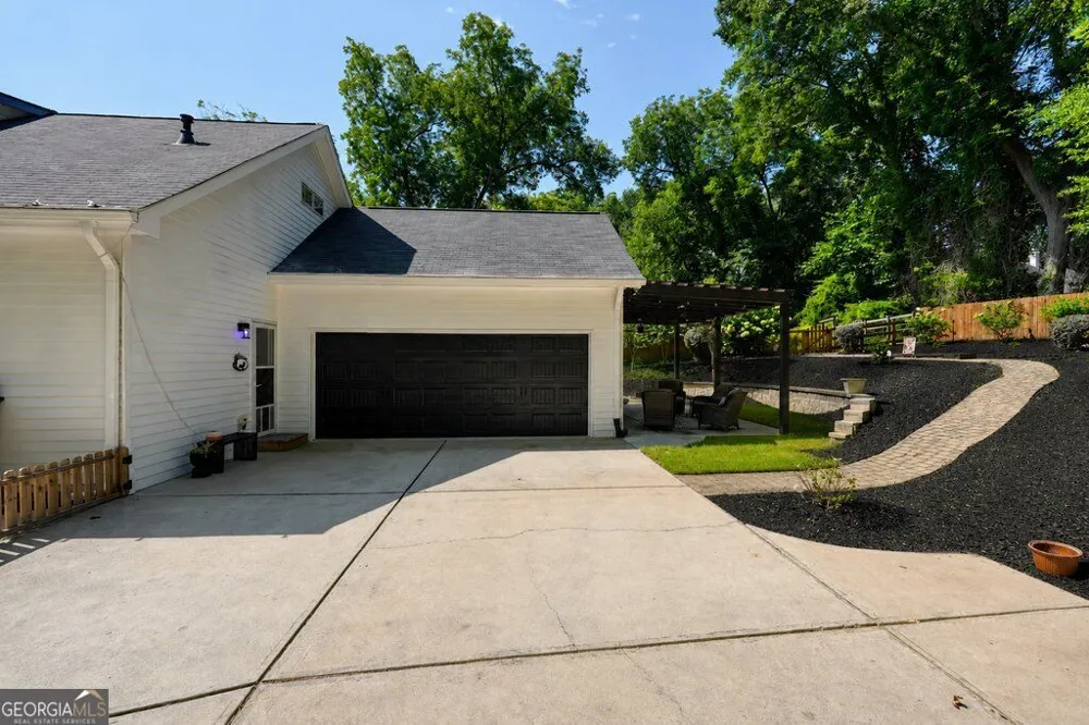 4471 Mclain CIR Acworth, GA 30101