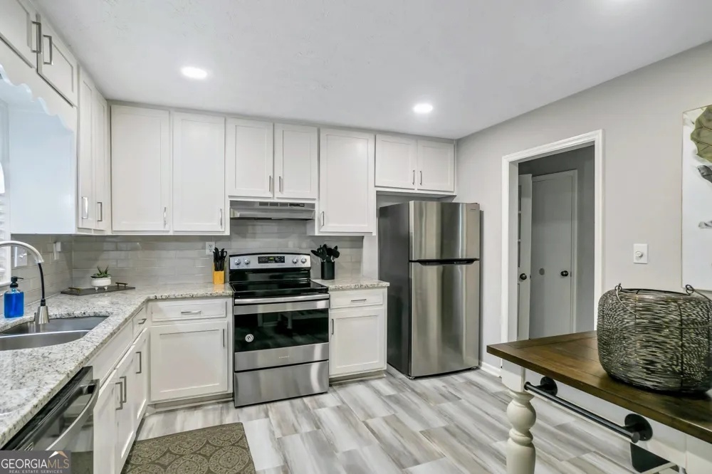 65 Juliana DR Ellenwood, GA 30294