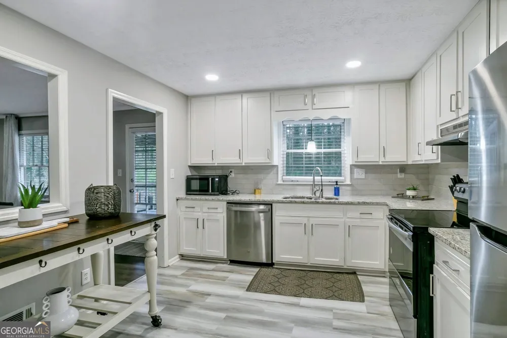 65 Juliana DR Ellenwood, GA 30294