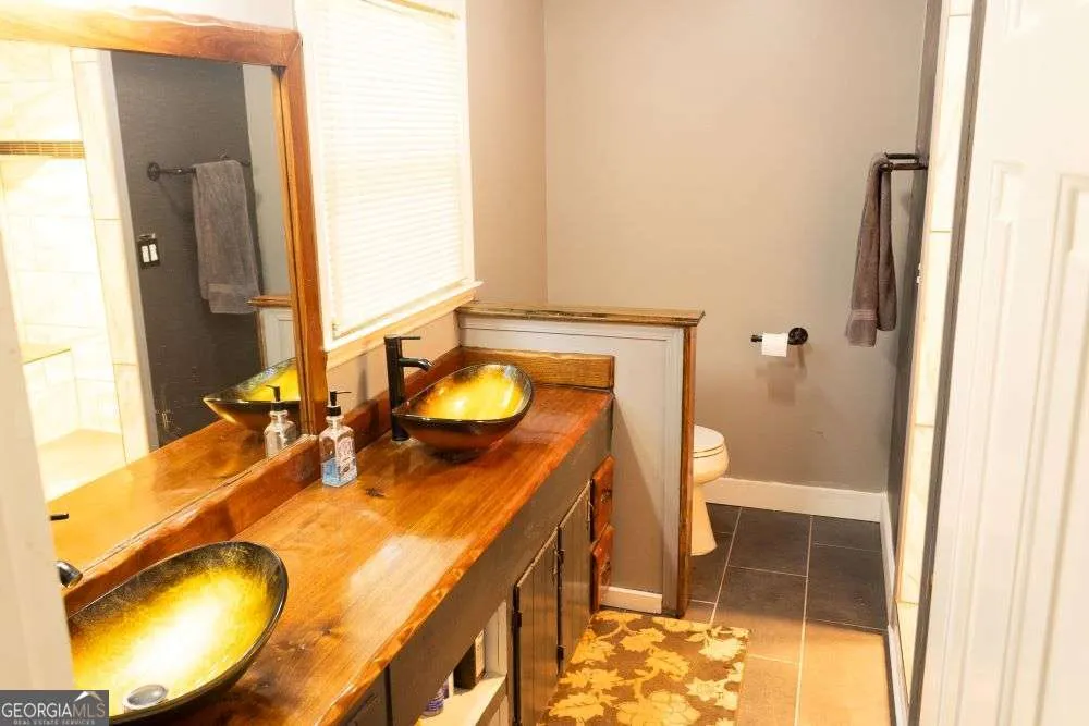5417 Raintree TRCE Oakwood, GA 30566