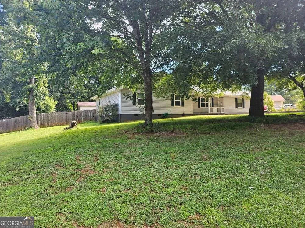 5417 Raintree TRCE Oakwood, GA 30566