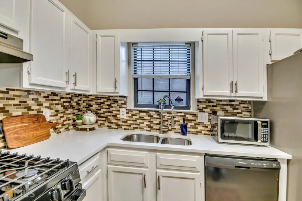 2025 Winsburg DR NW Kennesaw, GA 30144