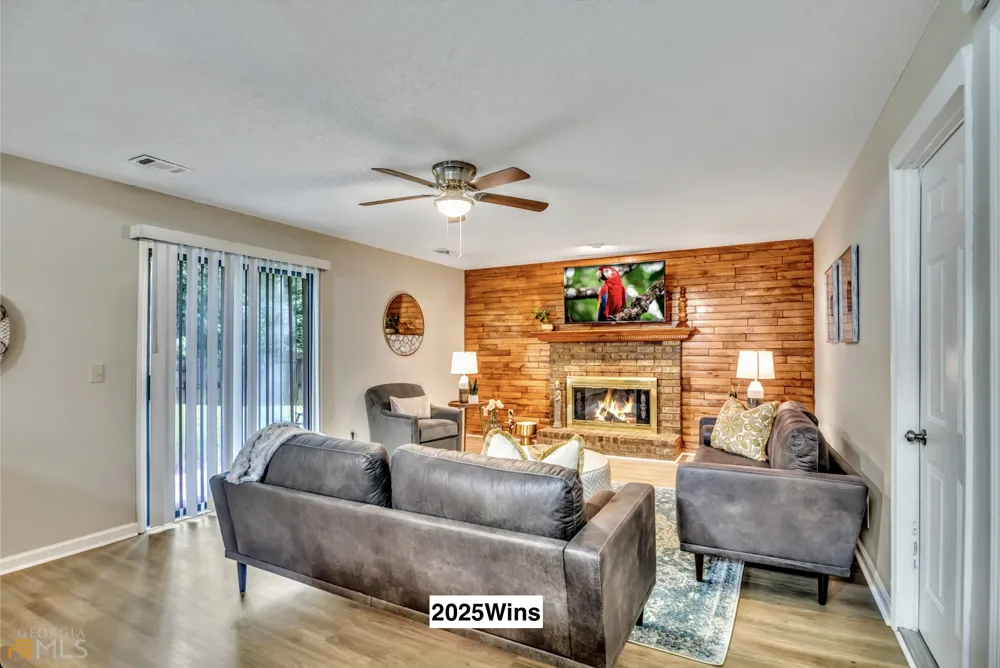 2025 Winsburg DR NW Kennesaw, GA 30144