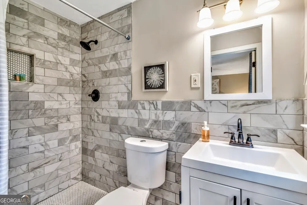 4428 John DR Norcross, GA 30093