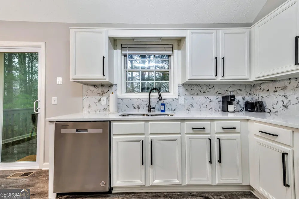 3959 Morning Dew CT Powder Springs, GA 30127