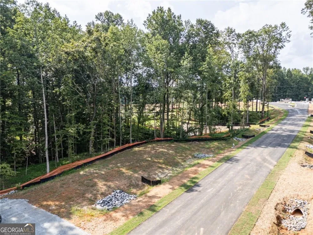 750 Oaks TRL W Milton, GA 30004
