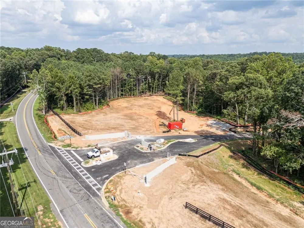 750 Oaks TRL W Milton, GA 30004