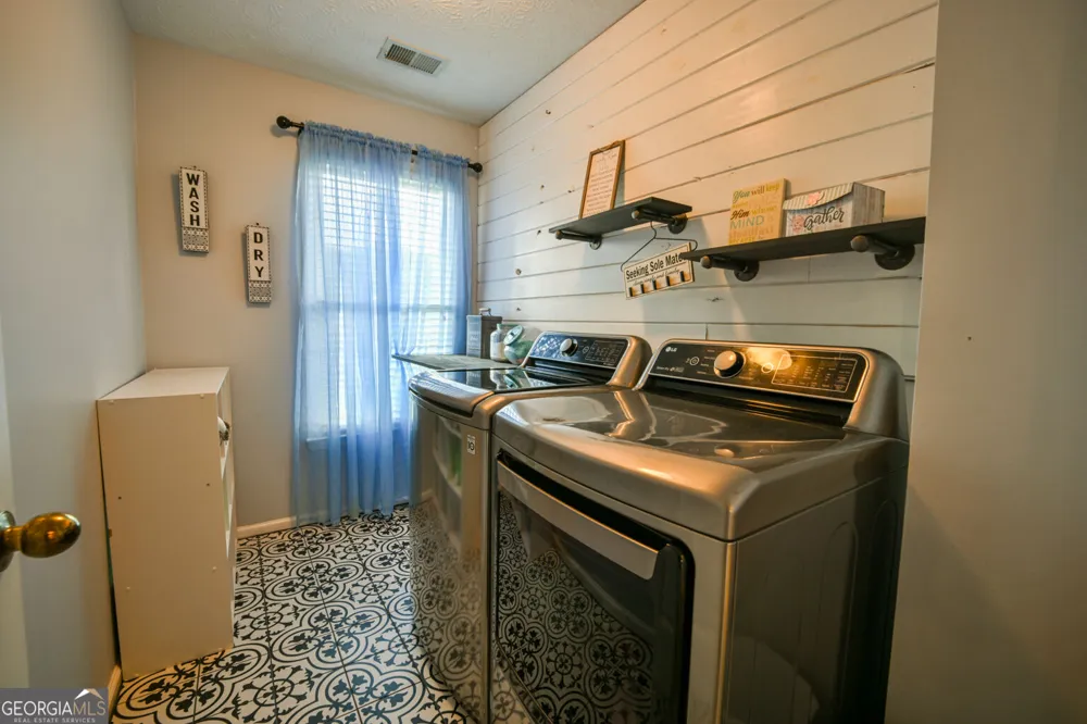 1940 Harvest WAY Loganville, GA 30052