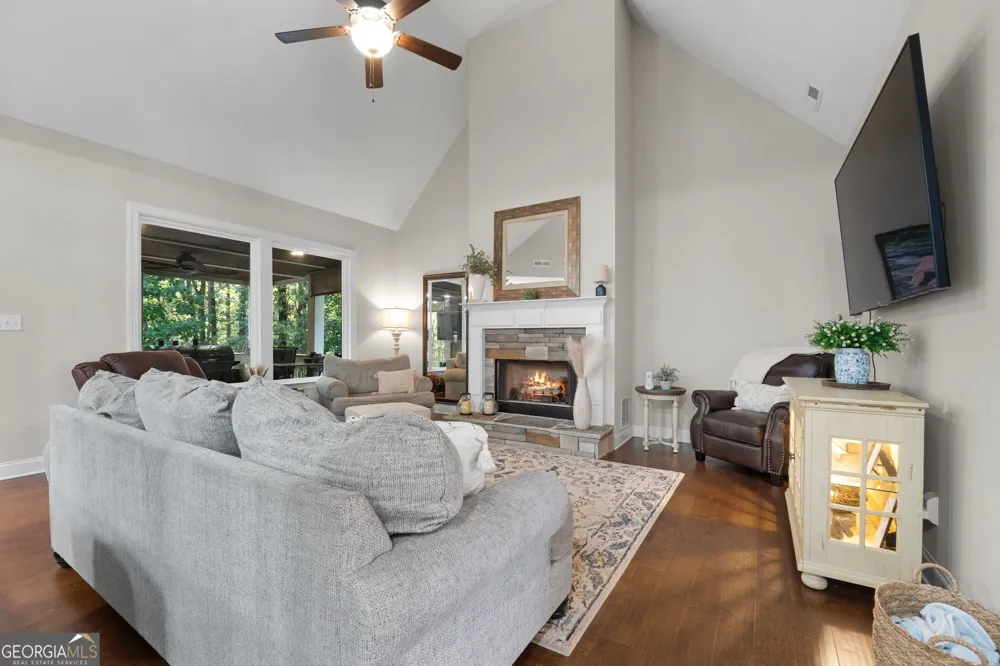 210 Hidden Falls Wlk Griffin, GA 30224