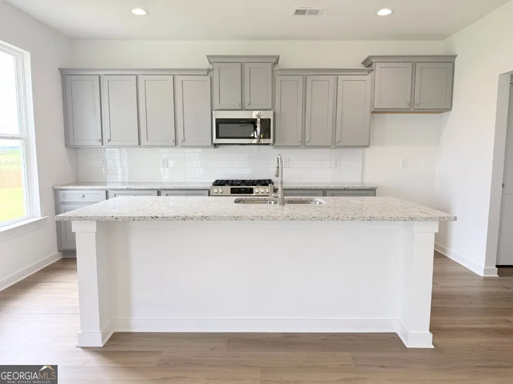 7 Purackal LN Statham, GA 30666
