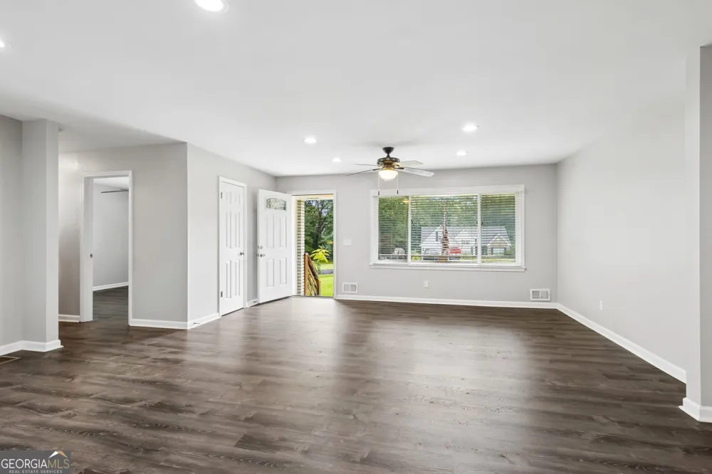 1331 Owen CIR Buford, GA 30518