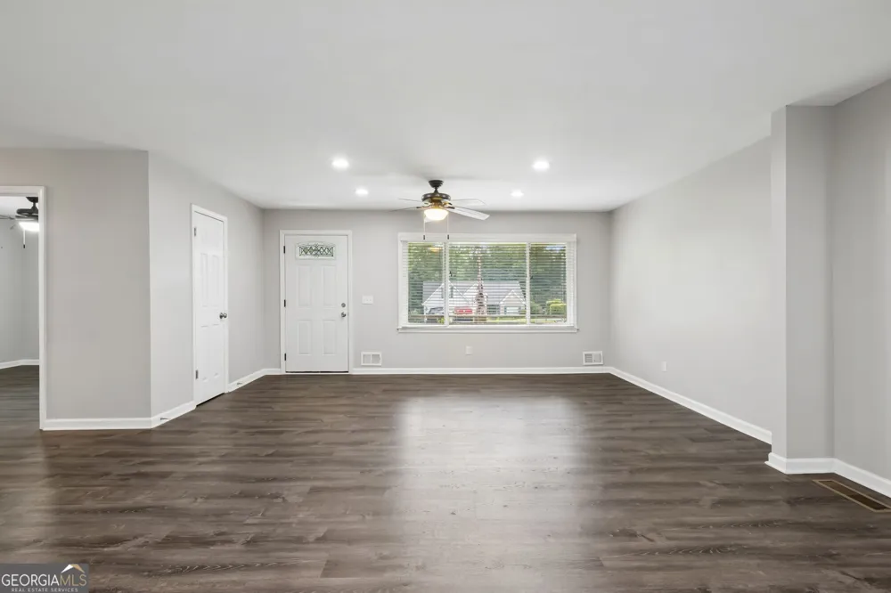1331 Owen CIR Buford, GA 30518
